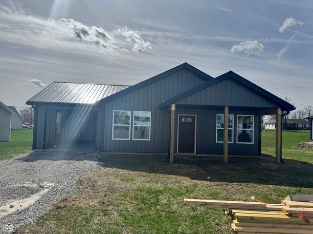 406 E College Street, Bainbridge, IN 46105