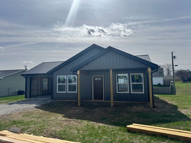406 E College Street, Bainbridge, IN 46105