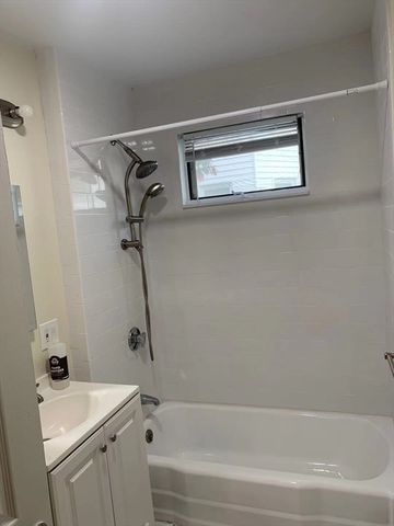 25 Tucker St 1, Milton, MA 02186