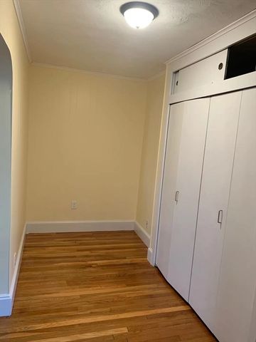 25 Tucker St 1, Milton, MA 02186