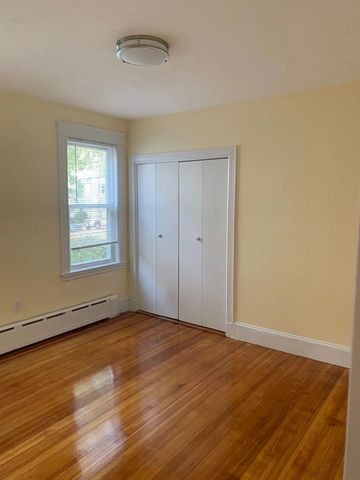 25 Tucker St 1, Milton, MA 02186
