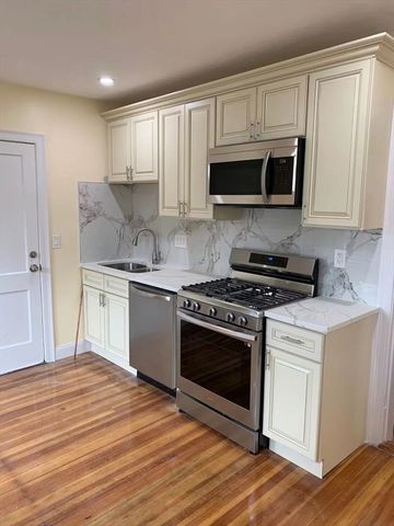 25 Tucker St 1, Milton, MA 02186