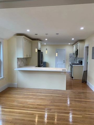 25 Tucker St 1, Milton, MA 02186