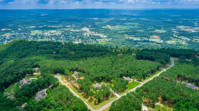 290 Wilderness Drive, Jasper, TN 37347