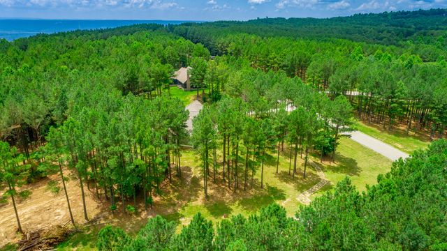 290 Wilderness Drive, Jasper, TN 37347