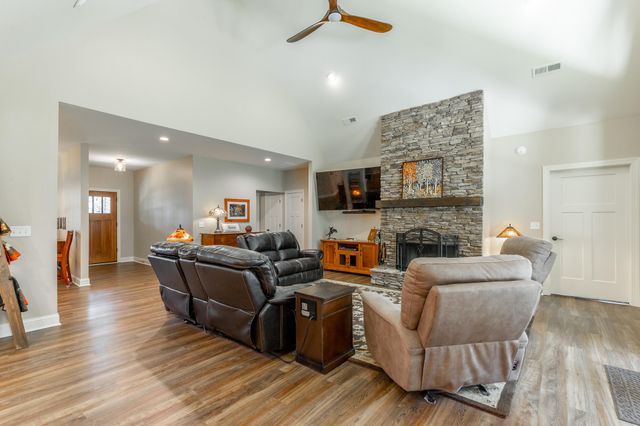 290 Wilderness Drive, Jasper, TN 37347