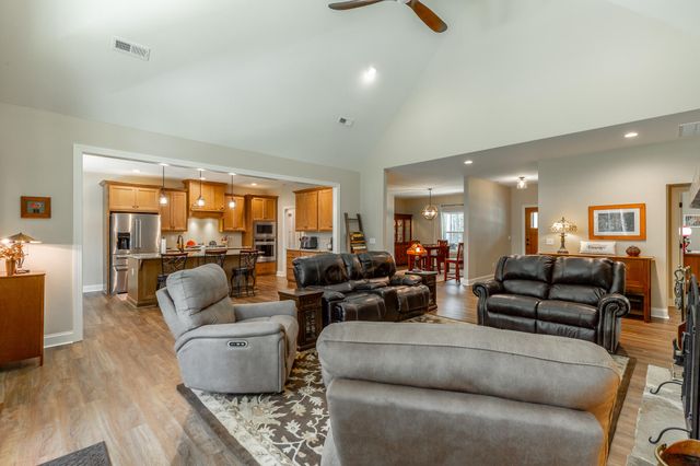 290 Wilderness Drive, Jasper, TN 37347