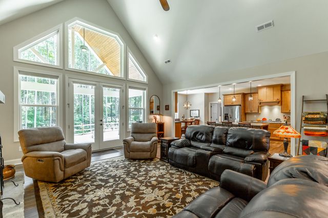 290 Wilderness Drive, Jasper, TN 37347