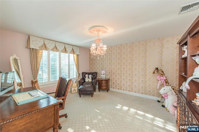 6 Merrimack Court, Paramus, NJ 07652