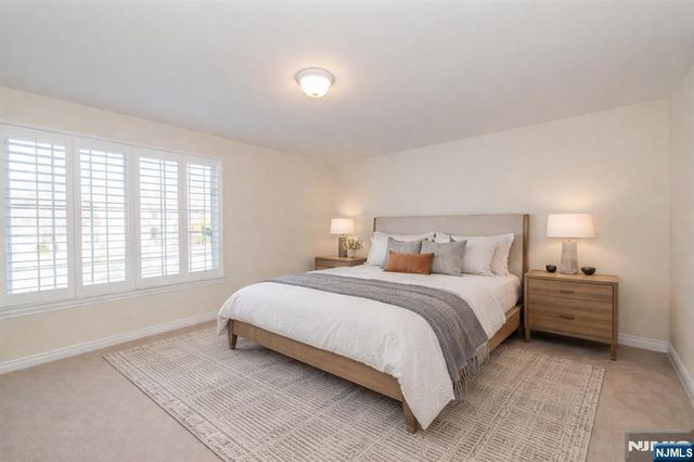 6 Merrimack Court, Paramus, NJ 07652