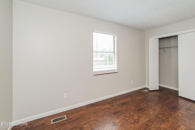 1803 Brookmill Rd, Knoxville, TN 37932