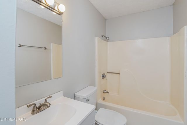 1803 Brookmill Rd, Knoxville, TN 37932