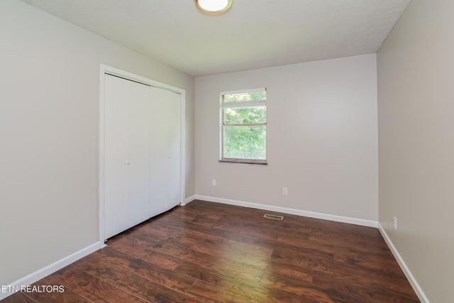 1803 Brookmill Rd, Knoxville, TN 37932