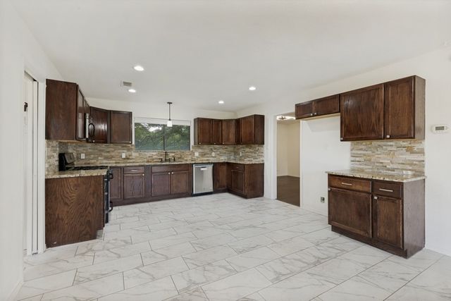7412 Lochwood Court, Fort Worth, TX 76179
