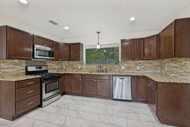 7412 Lochwood Court, Fort Worth, TX 76179