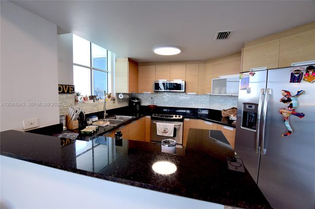 1881 79th St Cswy 1102, North Bay Village, FL 33141