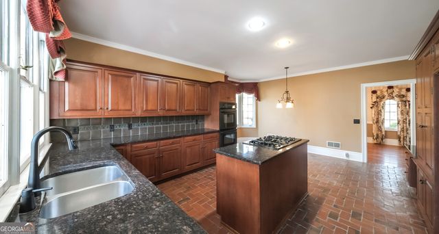 98 Sweetbriar Lane, Carrollton, GA 30117