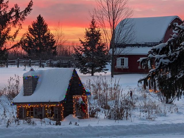 60445 W Summit Rd, Ashland, WI 54806