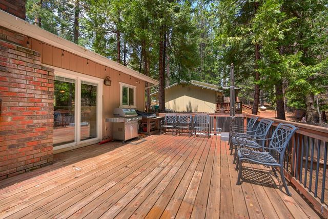 5701 Columbine Way, Pollock Pines, CA 95726