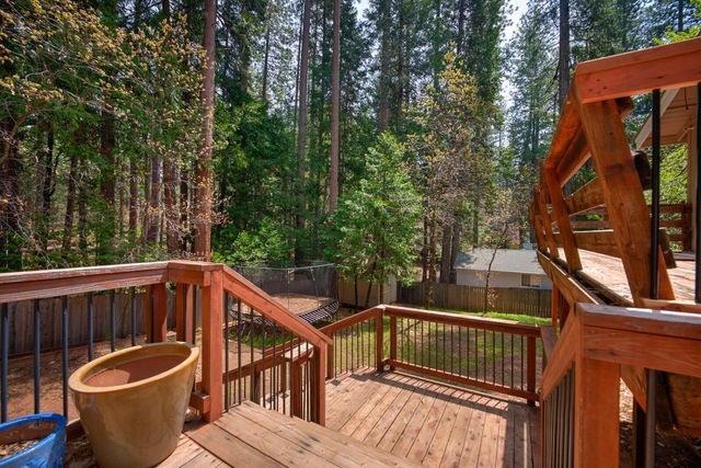 5701 Columbine Way, Pollock Pines, CA 95726