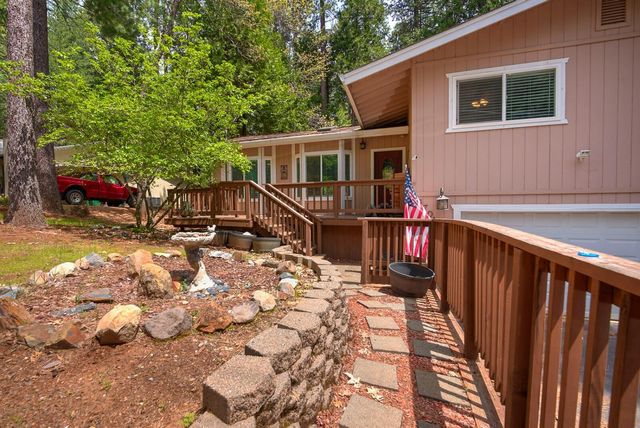 5701 Columbine Way, Pollock Pines, CA 95726