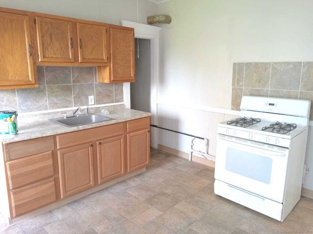 121 Lounsbury Street, Waterbury, CT 06706