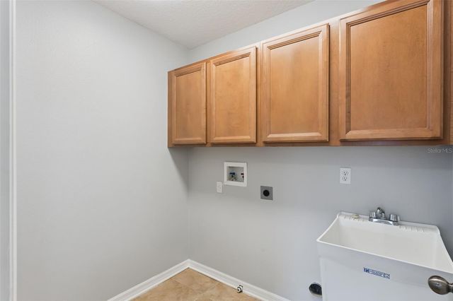 2319 CARNATION HILL COURT, Orlando, FL 32820