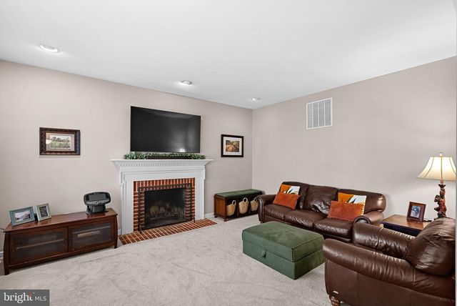 43464 EVANS POND RD, Leesburg, VA 20176