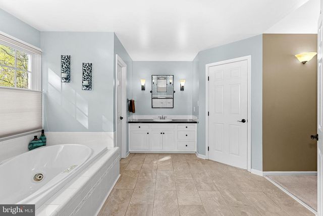 43464 EVANS POND RD, Leesburg, VA 20176