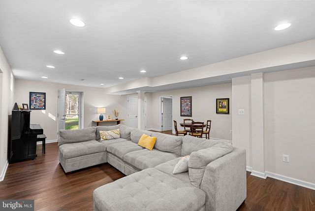 43464 EVANS POND RD, Leesburg, VA 20176