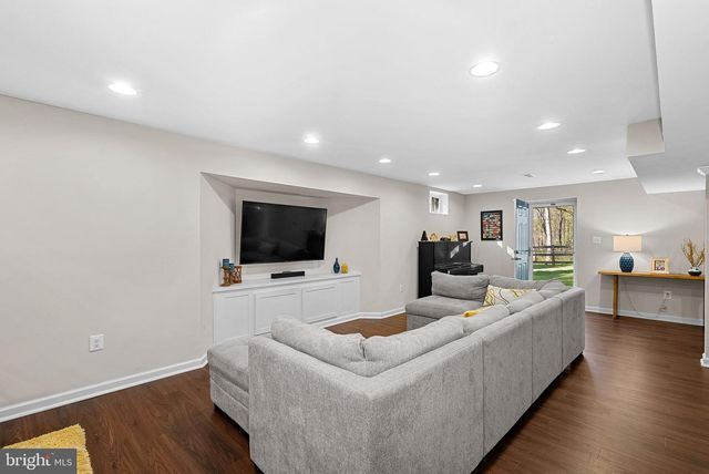 43464 EVANS POND RD, Leesburg, VA 20176