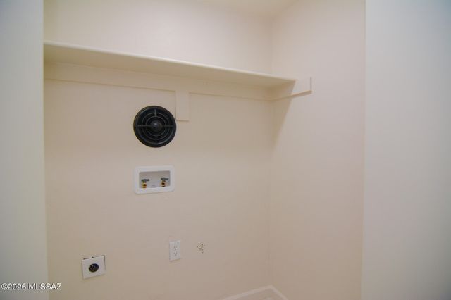 9043 E Bellevue Street, Tucson, AZ 85715