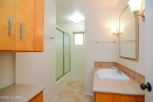 9043 E Bellevue Street, Tucson, AZ 85715