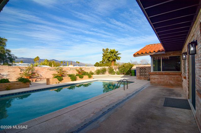 9043 E Bellevue Street, Tucson, AZ 85715