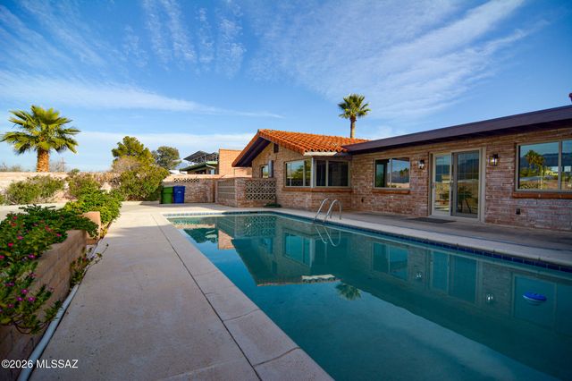 9043 E Bellevue Street, Tucson, AZ 85715