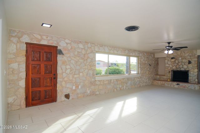 9043 E Bellevue Street, Tucson, AZ 85715