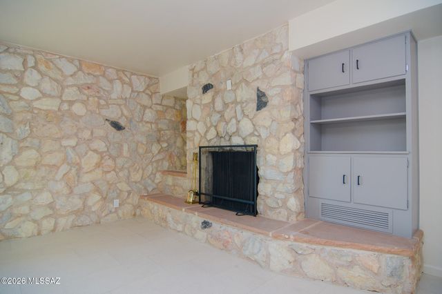 9043 E Bellevue Street, Tucson, AZ 85715