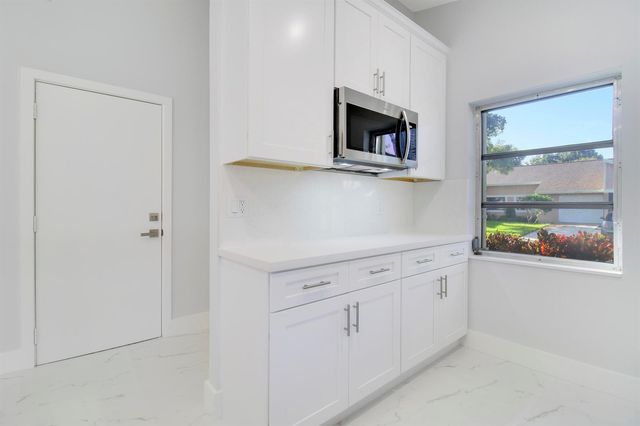 8055 Sweetbriar Way, Boca Raton, FL 33496