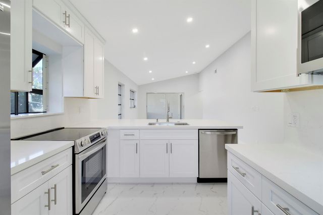 8055 Sweetbriar Way, Boca Raton, FL 33496