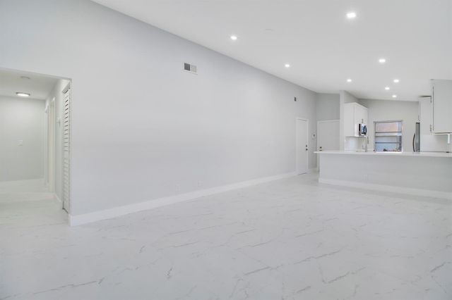 8055 Sweetbriar Way, Boca Raton, FL 33496