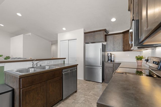 4505 N McCabe Ln, Spokane Valley, WA 99216