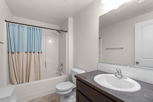 4505 N McCabe Ln, Spokane Valley, WA 99216