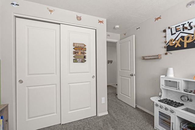 4505 N McCabe Ln, Spokane Valley, WA 99216