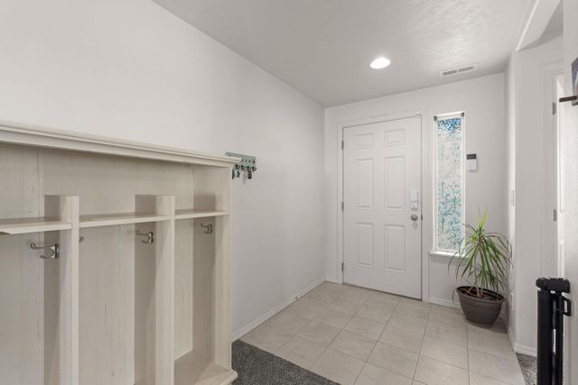 4505 N McCabe Ln, Spokane Valley, WA 99216