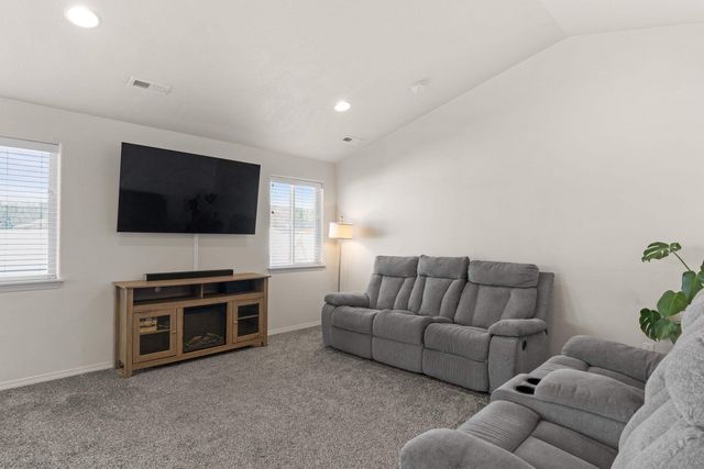 4505 N McCabe Ln, Spokane Valley, WA 99216