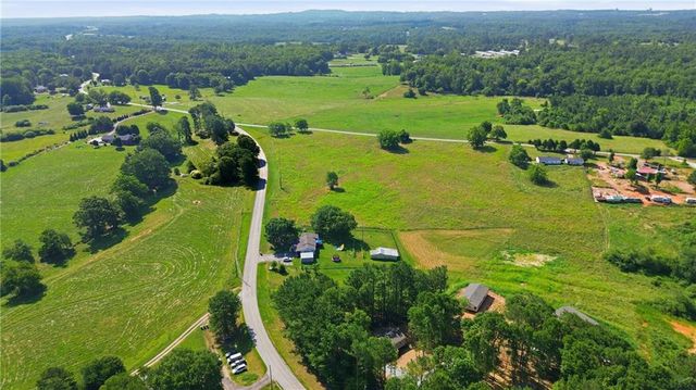 915 Smith Loop Road, Demorest, GA 30535
