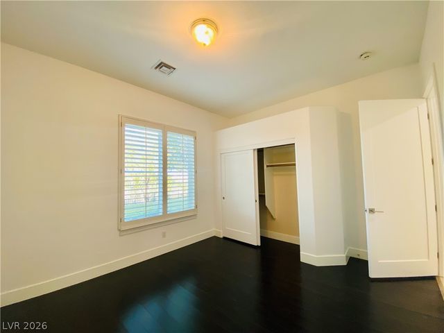 9800 Camden Hills Avenue, Las Vegas, NV 89145