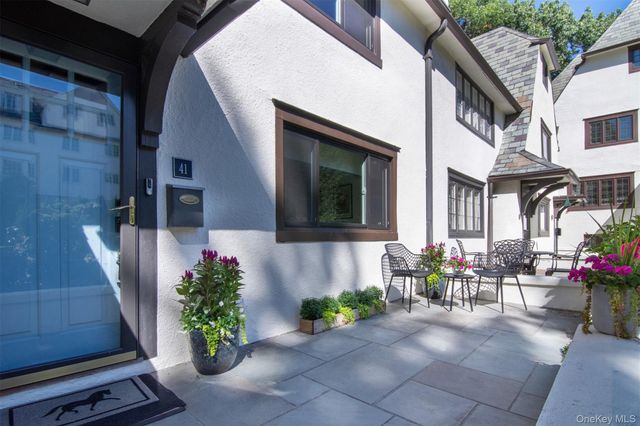 41 Sagamore Road, Bronxville, NY 10708