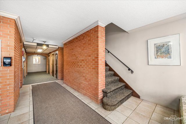 1050 N Farnsworth Avenue 403, Aurora, IL 60505