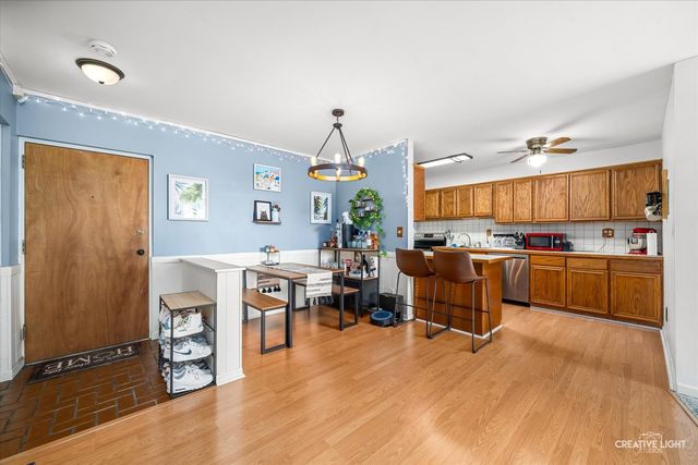 1050 N Farnsworth Avenue 403, Aurora, IL 60505